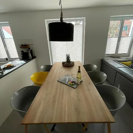 Reusenhaus Sued