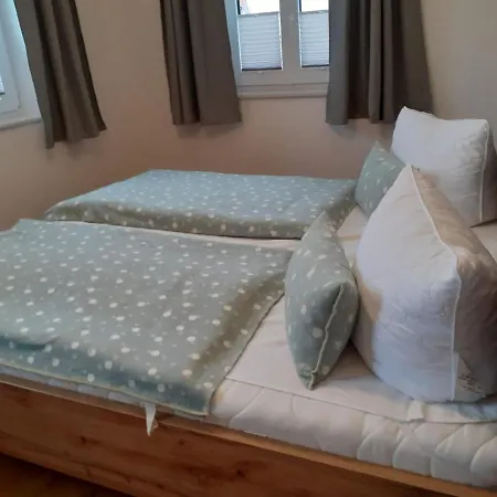 Reusenhaus Sued * Breege